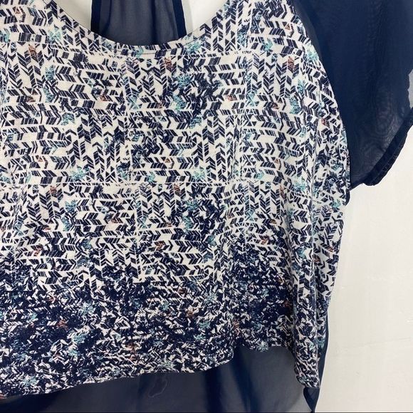 High Low Flowy Sheer Crop Top med - Picture 2 of 8